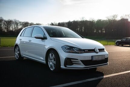 VW Golf 90.000 km 20.950 &euro; Köln 50859