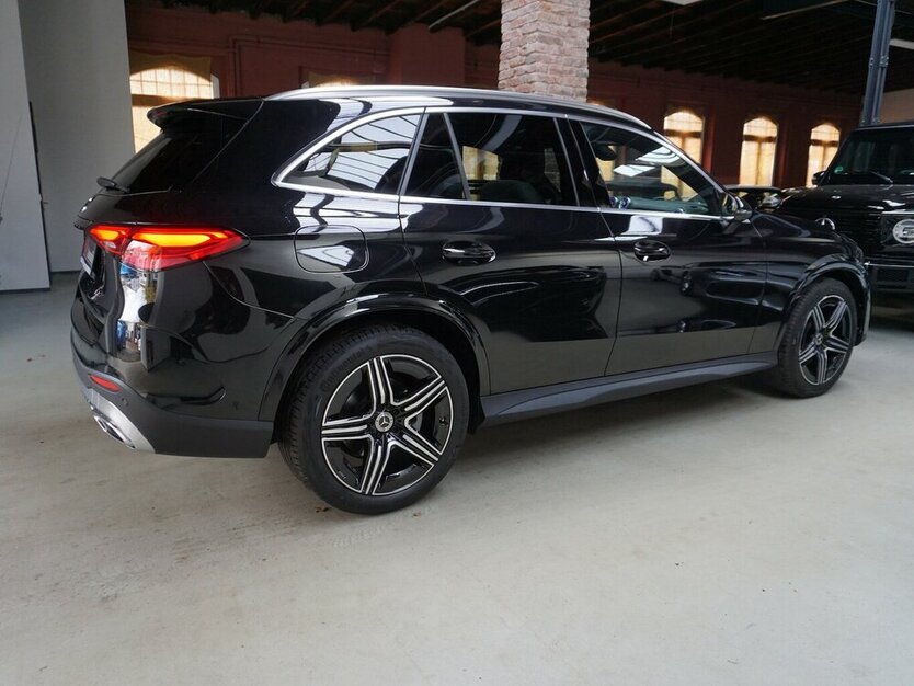 Mercedes-Benz GLC 220 d 4M AMG Pano Leder Memory MBUX 360° 9.229 km 57.400 € Wuppertal 42327