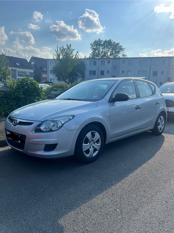 i30