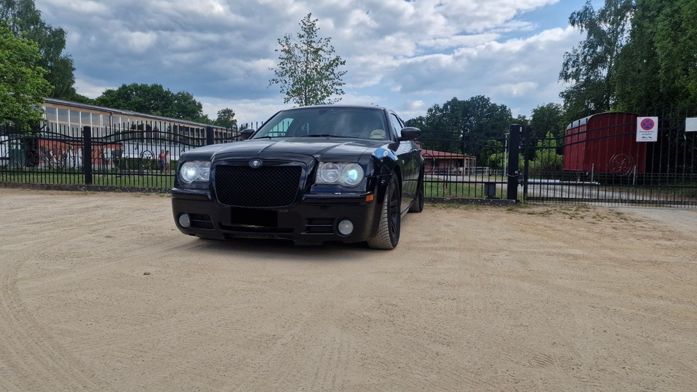 Chrysler 300C 290.000 km 5.500 &euro; Köln 50667