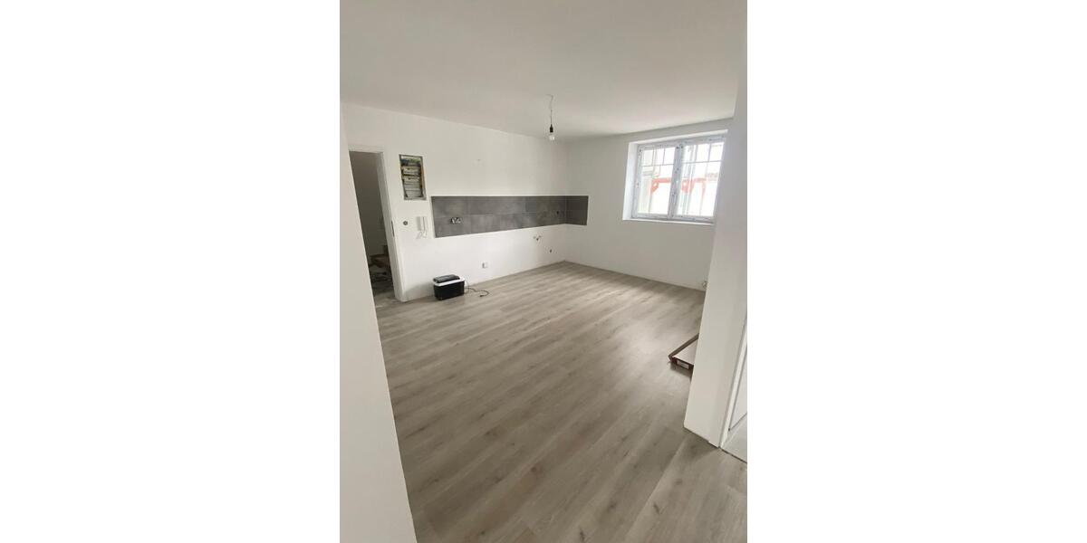 Etagenwohnung Neuss - 2 Zimmer, 72 m&sup2;, 790&euro; | Angebot:26113441