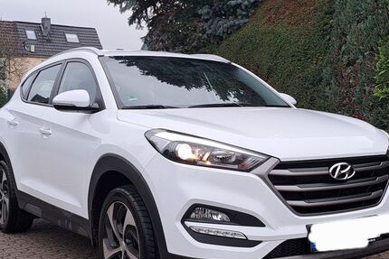 Hyundai TUCSON 36.000 km 14.400 &euro; Düsseldorf 40627