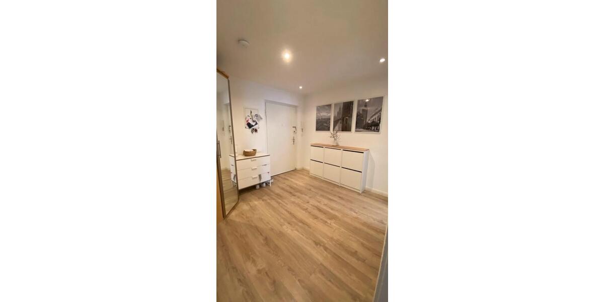 Schöne, zentral gelegene Wohnung in Köln-Deutz zur Zwischenmiete 3 zimmer