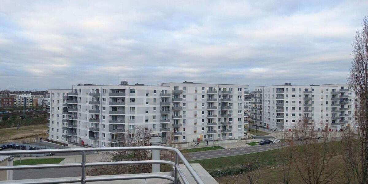 Umfassend sanierte 2-Zimmer-Stadtwohnung in zentraler Lage - mit Tiefgaragenstellplatz 2 zimmer