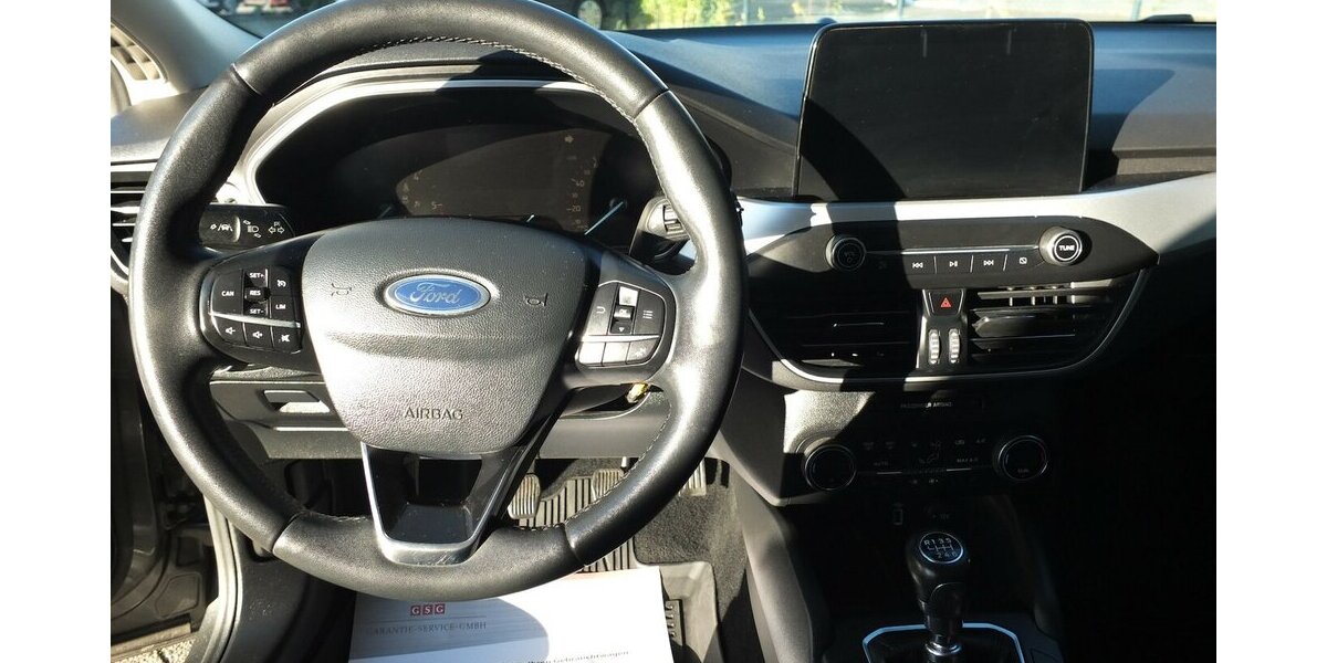 Ford Focus NAVI BLUETOOTH SHZ PARCTRONIC 1 HAND 124.895 km 11.500 &euro; Köln 50858