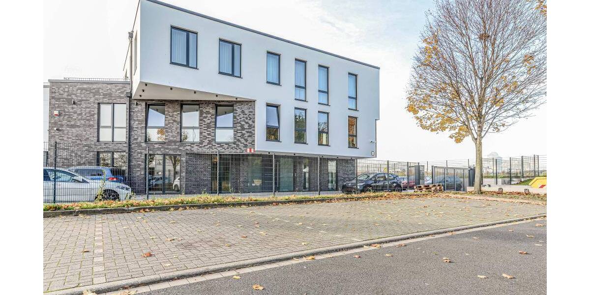 Moderne Büroetage im Neubau-Erstbezug mit Aufzug * im Gewerbegebiet * Aufzug * 2 WC * Stellplatz 4 zimmer