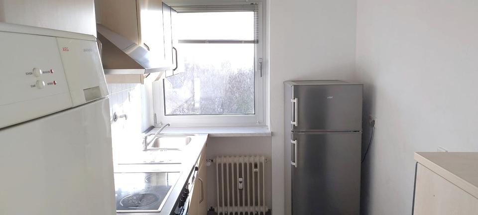 Renovierte 4-Zimmer-Wohnung mit Balkon & Aufzug – EBK, 6. OG, Fre 4 zimmer