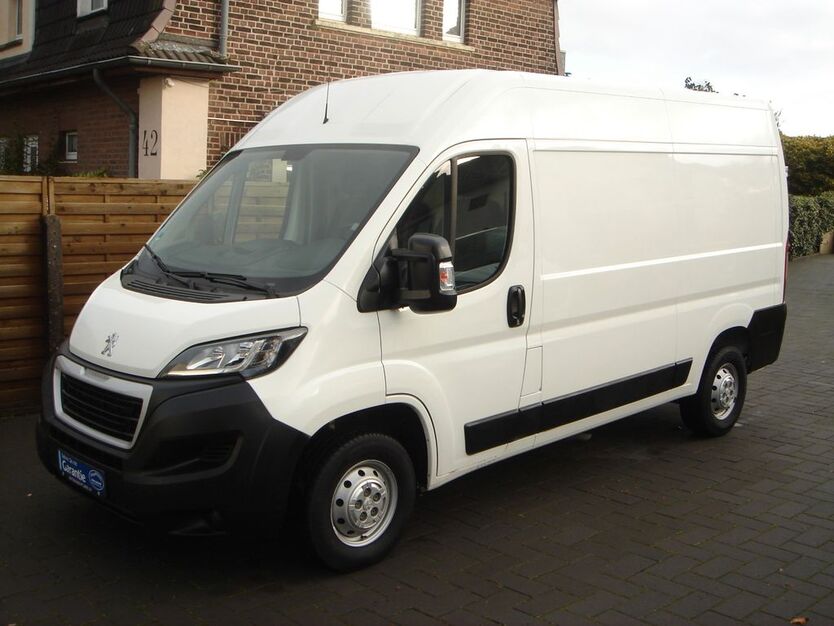 Peugeot Boxer 51.700 km 18.880 € Hilden 40721