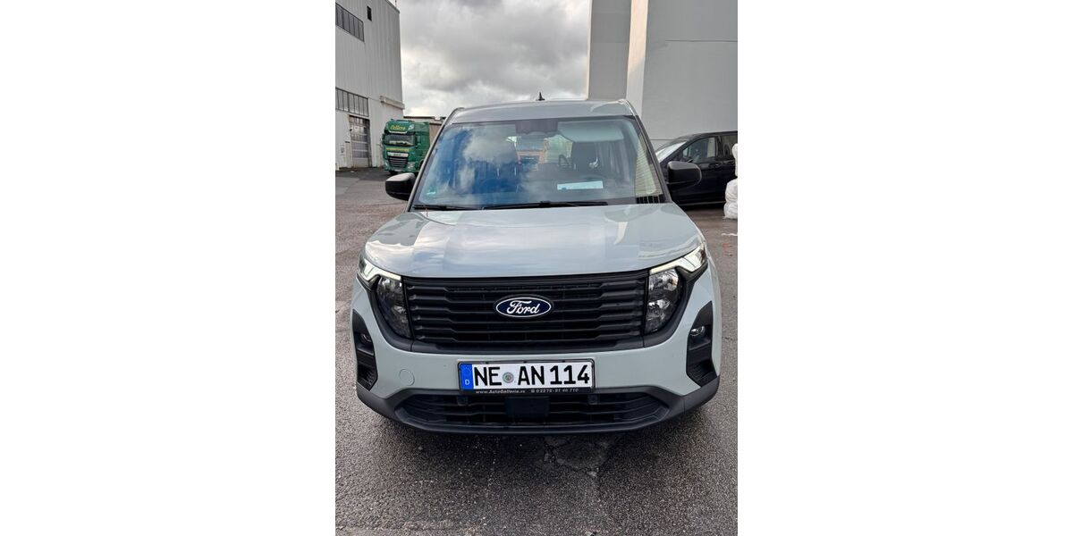 Ford Tourneo Courier 18.950 km 19.800 € Neuss 41469