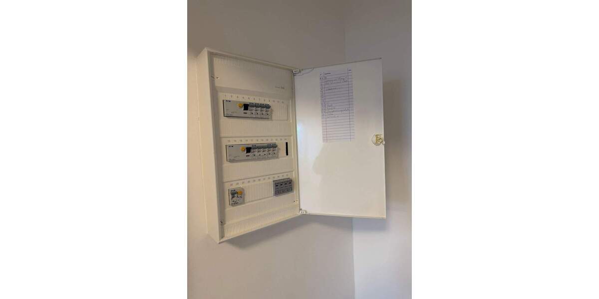 Etagenwohnung Köln Westhoven - 3 Zimmer, 96 m&sup2;, 1.400&euro; | Angebot:25568412