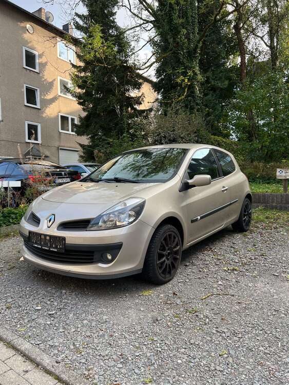 Renault Clio 84.161 km 2.799 € Remscheid 42853