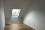 Dachgeschoßwohnung Leverkusen Schlebusch - 3 Zimmer, 83 m&sup2;, 1.370&euro; | Angebot:25407799