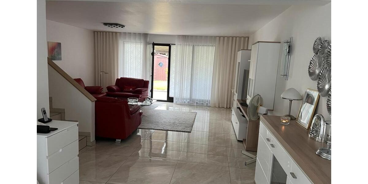 Charmantes 5-Zimmer-Haus mit Garten, Sauna & Doppelgarage 5 zimmer