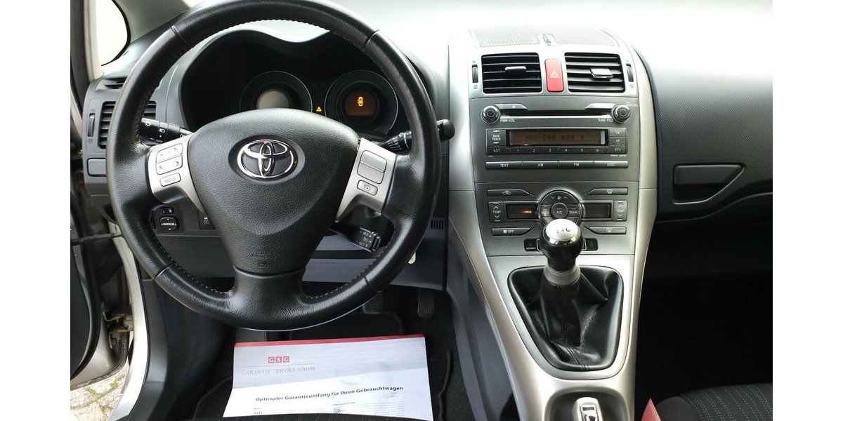 Toyota Auris 1.6i SOL ALLE INSPEKTIONEN GARAGENWAGEN 174.885 km 4.998 &euro; Köln 50858