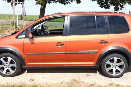 VW Touran 208.700 km 5.350 &euro; Pulheim 50259