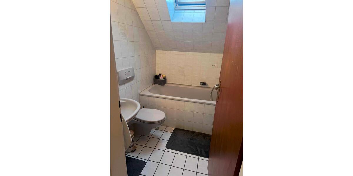 1 Zimmer in ruhigen 4er-FRAUEN-WG. zimmer