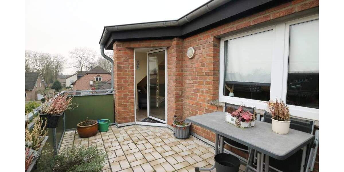 Helle Dachgeschosswohnung in Bergheim Quadrath mit großem Balkon 3 zimmer