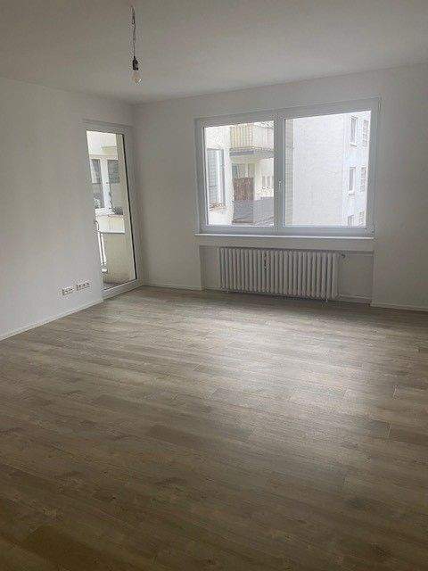 Aufwendig sanierte 3 Zimmerwohnung mit Balkon in direkter Dom und Rhein Nähe 3 zimmer