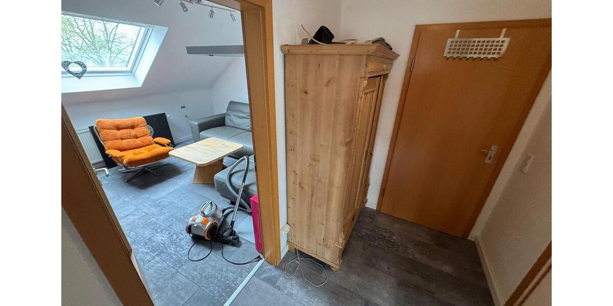 Dachgeschoßwohnung Langenfeld (Rheinland) - 2 Zimmer, 40 m&sup2;, 480&euro; | Angebot:26252908