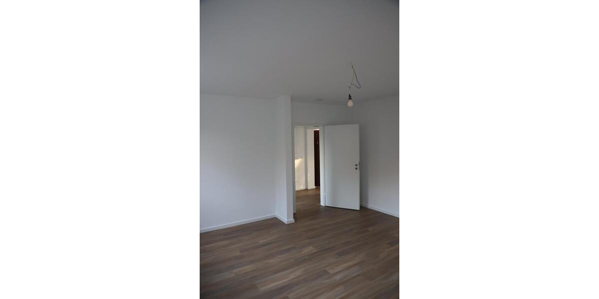 4 Zimmer Wohnung mit Balkon im Stadionviertel kernsaniert 4 zimmer