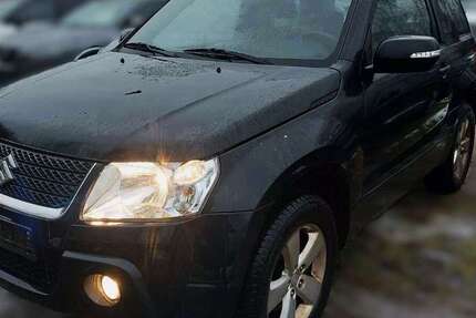 Suzuki Grand Vitara 148.000 km 8.999 &euro; Köln 51107