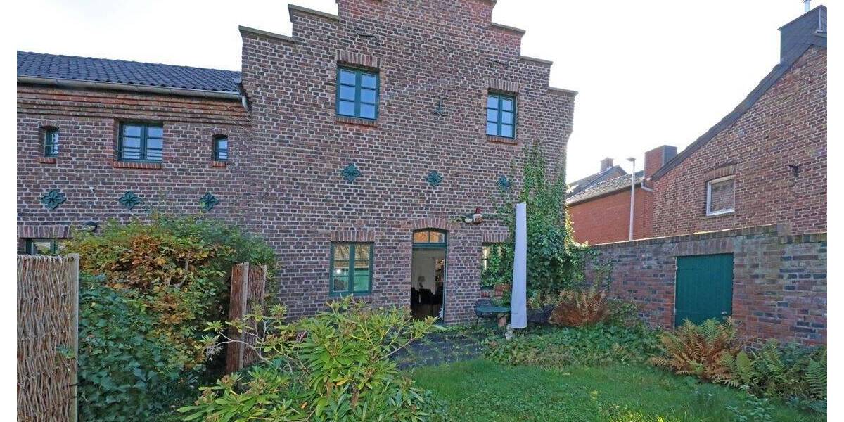 Immobilien-Richter: Reihenhausidylle in ruhiger und historischer Hoflage in Toplage in Grevenbroich-Allrath 4 zimmer