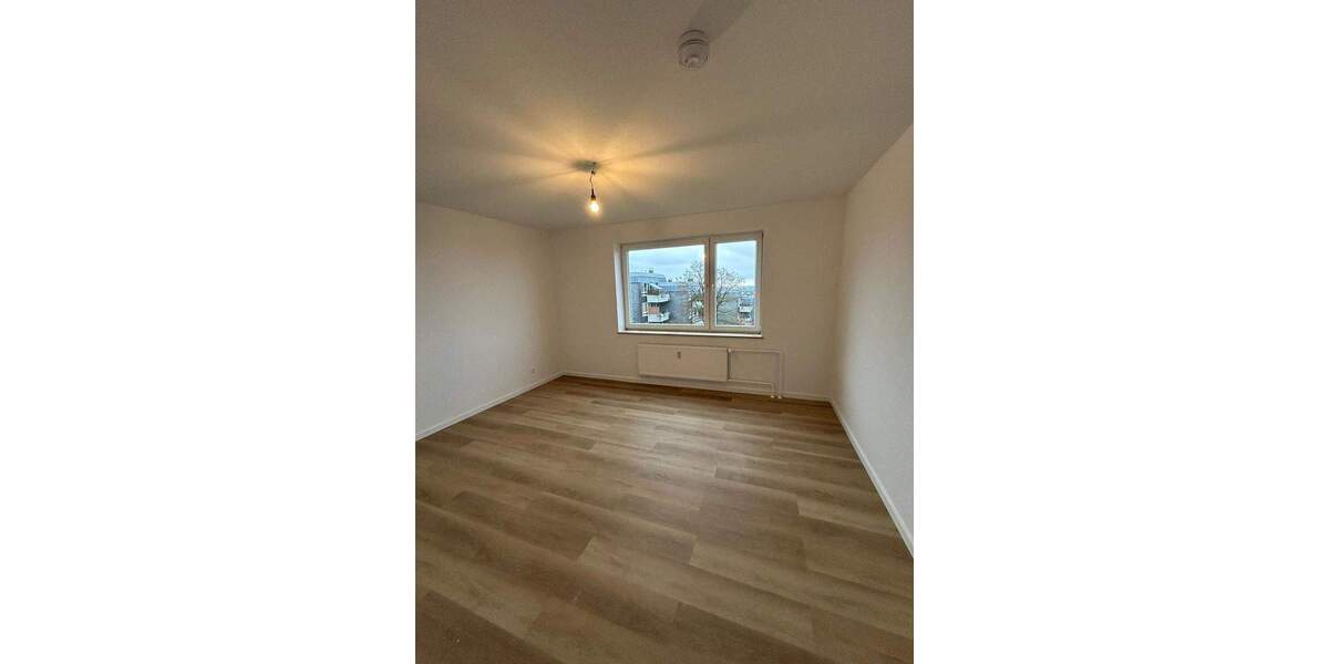 Etagenwohnung Remscheid Süd - 4 Zimmer, 96 m&sup2;, 769&euro; | Angebot:25228366
