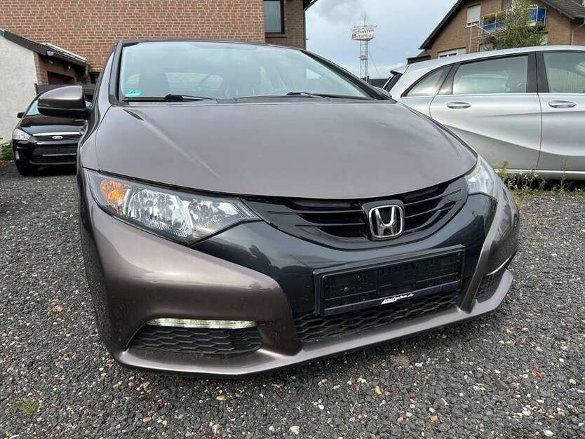 Honda Civic 102.000 km 6.955 € Bergheim-Niederaußem 50129