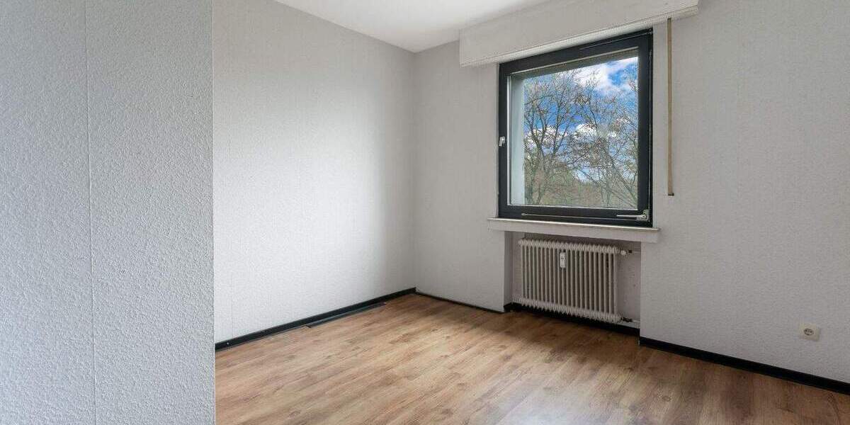 Etagenwohnung Bergheim Ahe - 4 Zimmer, 90 m&sup2;, 110.000&euro; | Angebot:23961489