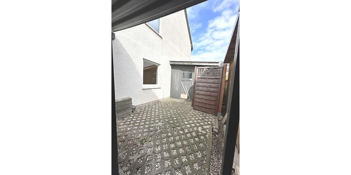 Charmante Doppelhaushälfte mit Wintergarten, Garten und vielseitigen Nutzungsmöglichkeiten 5 zimmer