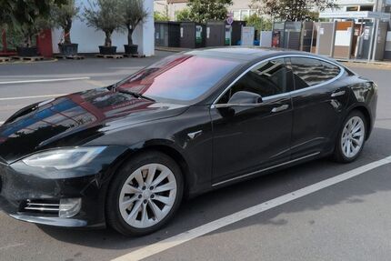Tesla Model S 275.000 km 18.900 &euro; Köln 51109