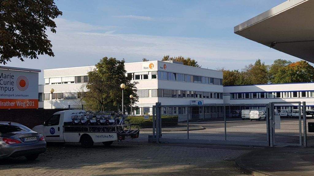 Leverkusen: Flexibles Büro & Coworking - 2 Standorte, Niedrigste Gewerbesteuer zimmer