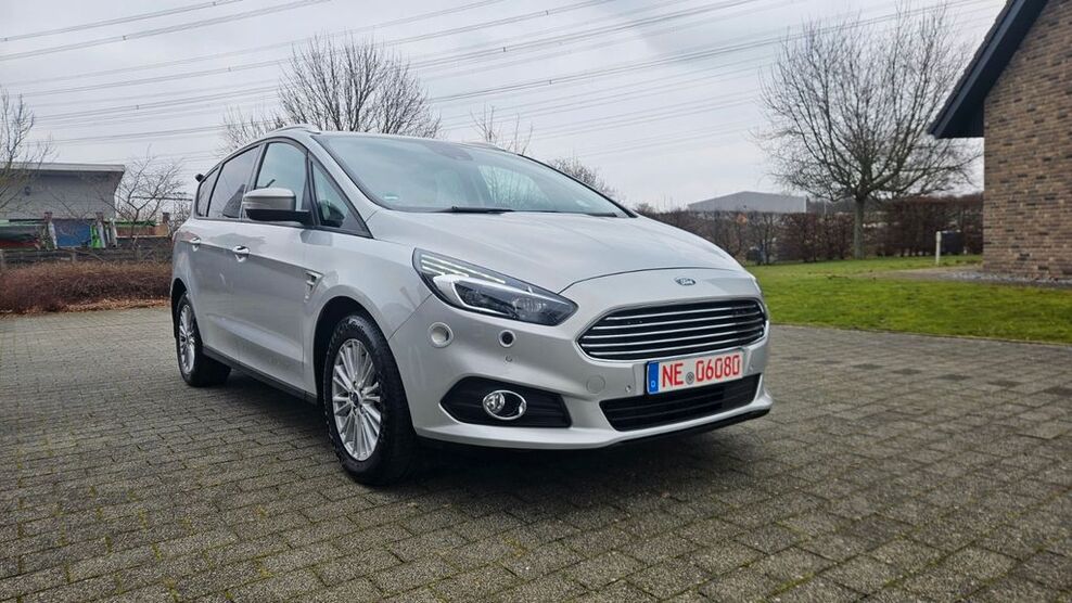 Ford S-Max 63.000 km 17.499 € Neuss OT Barbaraviertel 41460