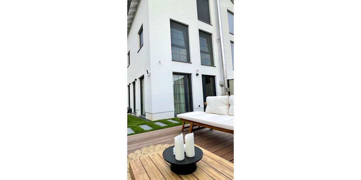 Haus zum Mieten in Hilden 3.500 € 214 m² 5 zimmer