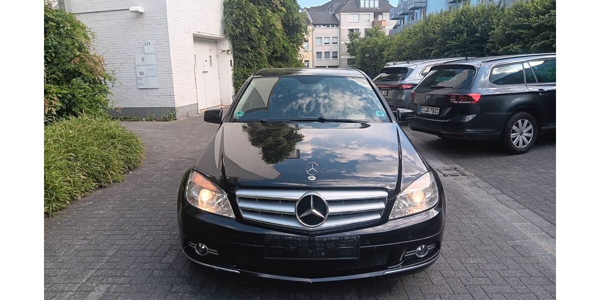 Mercedes-Benz C 250 260.000 km 3.499 &euro; Düsseldorf 40233