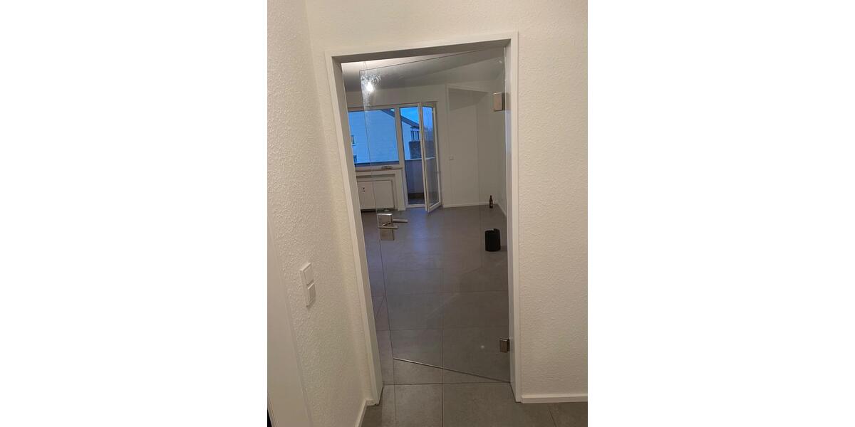 EXKLUSIVE, KERNSANIERTE SINGLE WOHNUNG IN ZENTRALER LAGE ! 1 zimmer