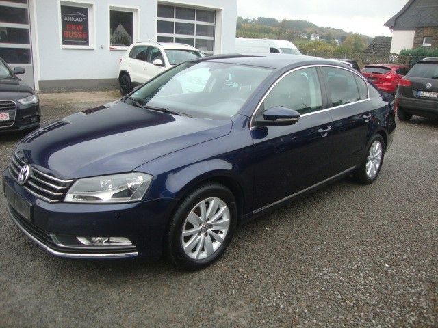 VW Passat 332.000 km 5.990 € Engelskirchen-Loope 51766