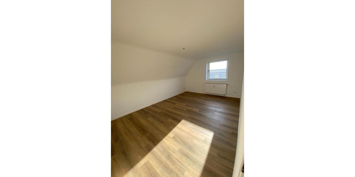 Dachgeschoßwohnung Wesseling - 2 Zimmer, 52 m&sup2;, 810&euro; | Angebot:24780193