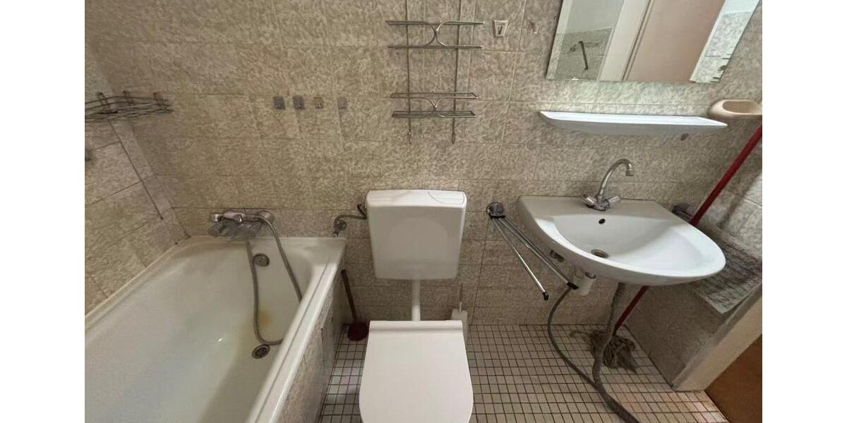 Etagenwohnung Düsseldorf Oberbilk - 3 Zimmer, 76 m&sup2;, 795&euro; | Angebot:25393038