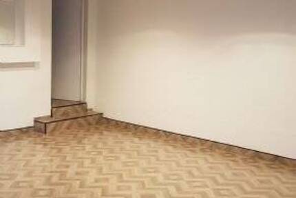 ***Online-Verkäufer augepasst***kleines Büro***kleines Lager***separater Eingang*** zimmer