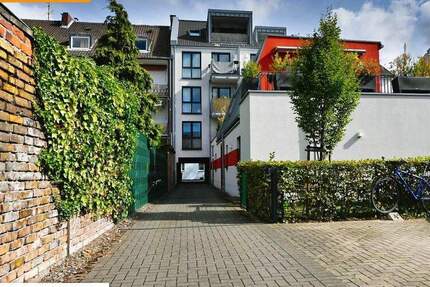 Zentrale Traumlage! Neuwertige 3-Zimmer-Whg. mit großer Terrasse, Einbauküche & Stellplatz 3 zimmer