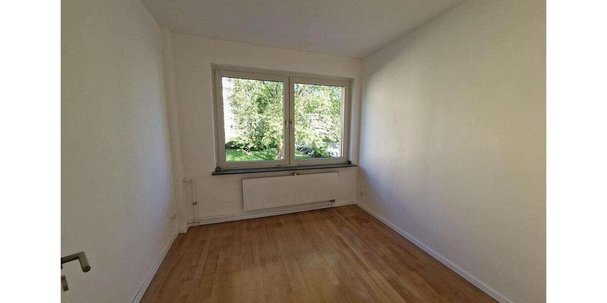 Helle 3-Zimmer Wohnung mit Balkon und Aufzug in Köln 3 zimmer