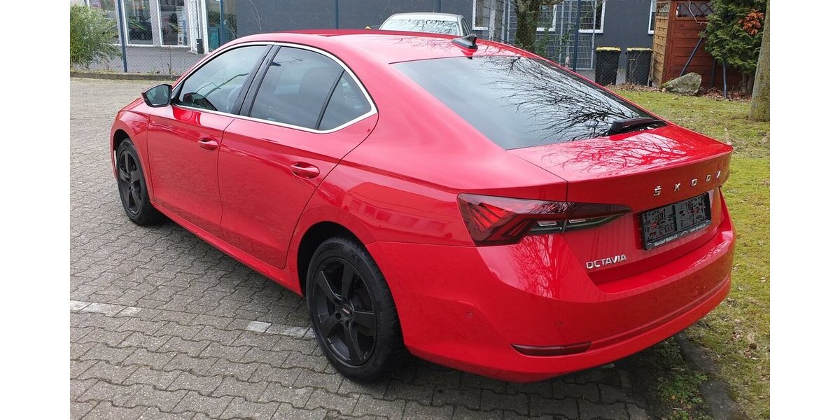 Skoda Octavia 2.0TDi STYLE NAVI BLUETOOTH PARKPILOT 53.254 km 18.908 &euro; Köln 50858
