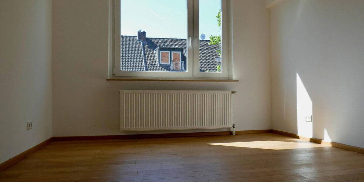 Etagenwohnung Düsseldorf Bilk - 3 Zimmer, 77 m&sup2;, 349.000&euro; | Angebot:26402212