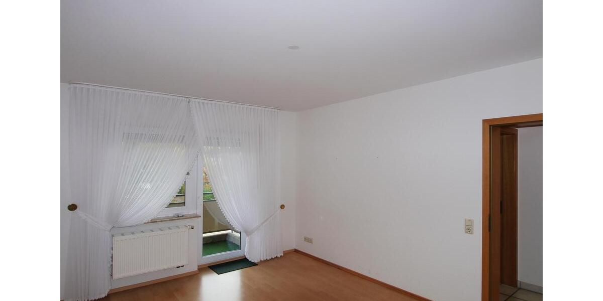 3 Zimmer Wohnung mit Fenster im Bad und im Gäste WC inkl. kostenfreiem Spitzboden 3 zimmer