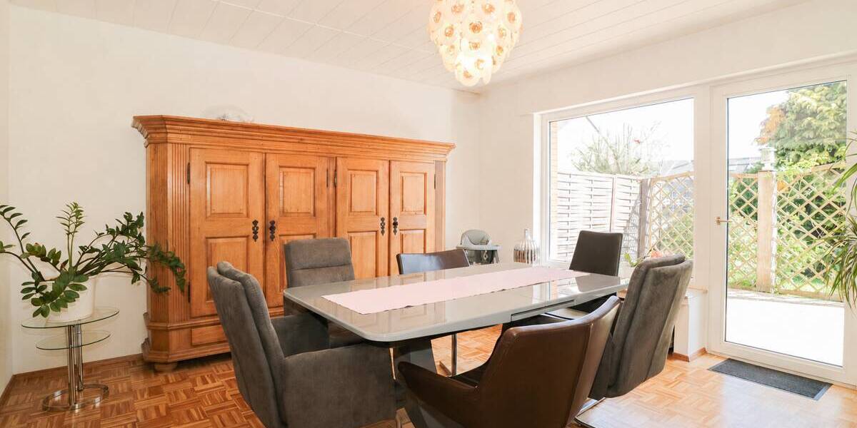 Reihenmittelhaus Dormagen / Delhoven Delhoven - 7 Zimmer, 126 m&sup2;, 450.000&euro; | Angebot:26703993
