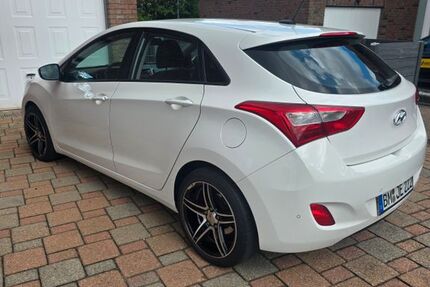 Hyundai i30 116.000 km 6.199 &euro; Bedburg 50181