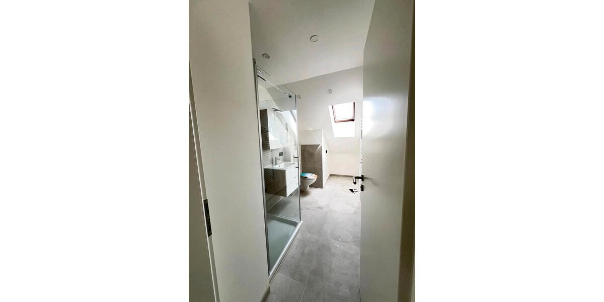 Dachgeschoßwohnung Brühl - 3 Zimmer, 54 m&sup2;, 870&euro; | Angebot:26411501