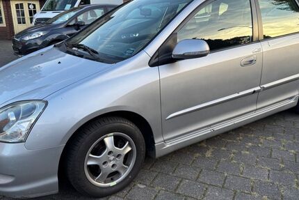 Honda Civic 126.000 km 1.999 &euro; Neuss 41462