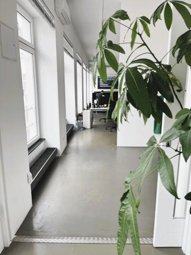 Heller Loft-Schreibtischplatz im Unterbilk – kreativ & flexibel arbeiten zimmer